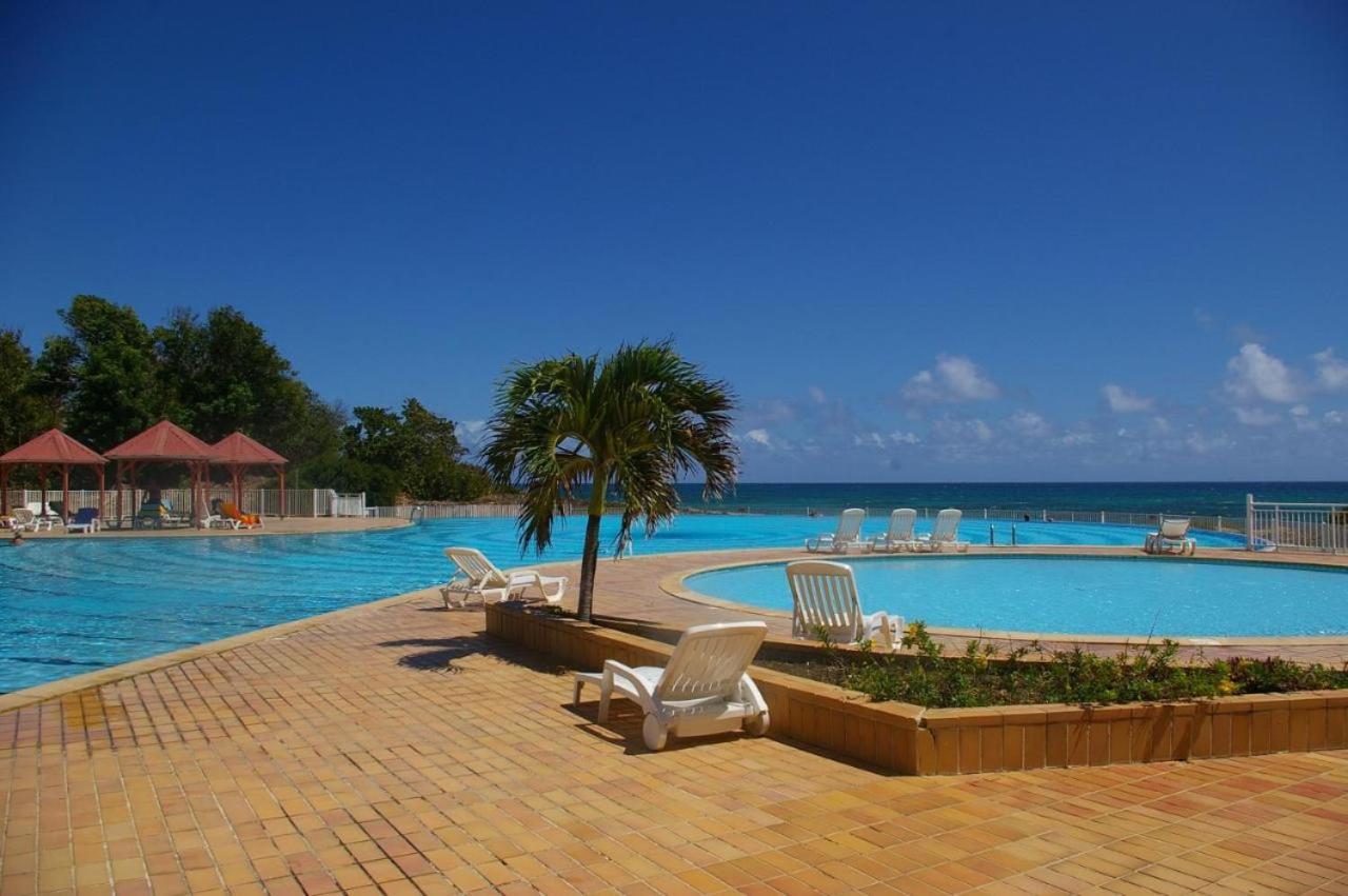 Chaleureux Studio 4 Personnes - Residence Anse Des Rochers - " Les Alizes Du Soir " Tout Equipe Et Citerne D'Eau Saint-Francois  Bagian luar foto